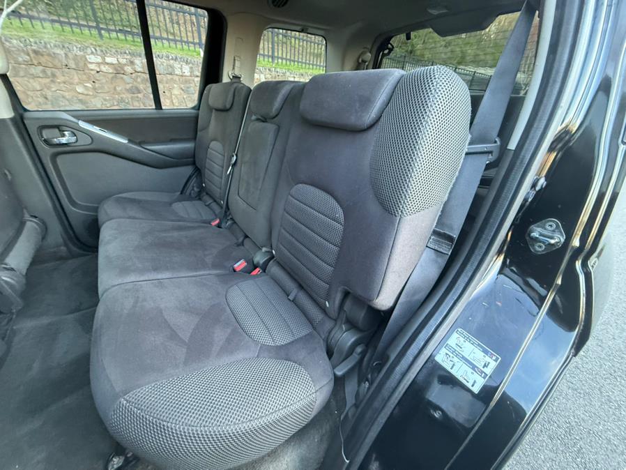 2011 Nissan Pathfinder S photo