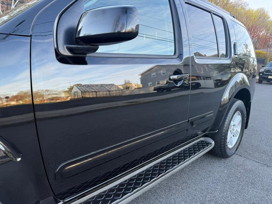 2011 Nissan Pathfinder S photo