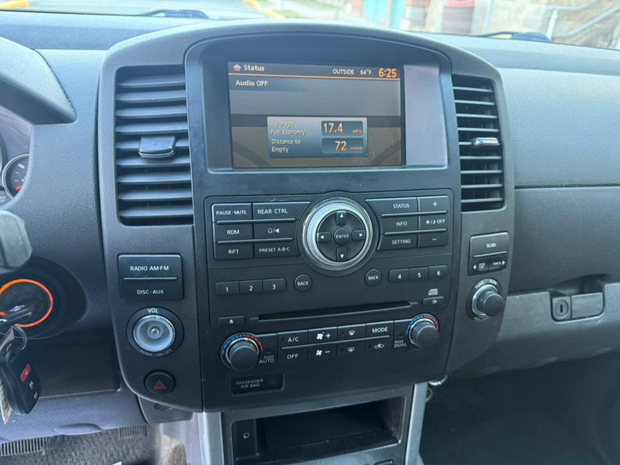 2011 Nissan Pathfinder S photo