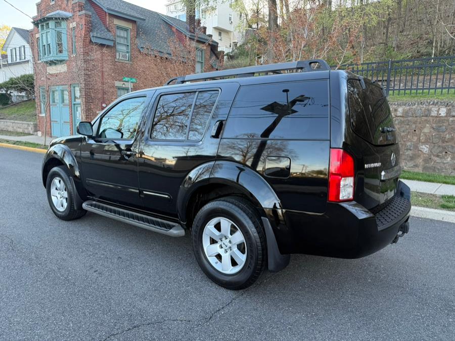 2011 Nissan Pathfinder S photo