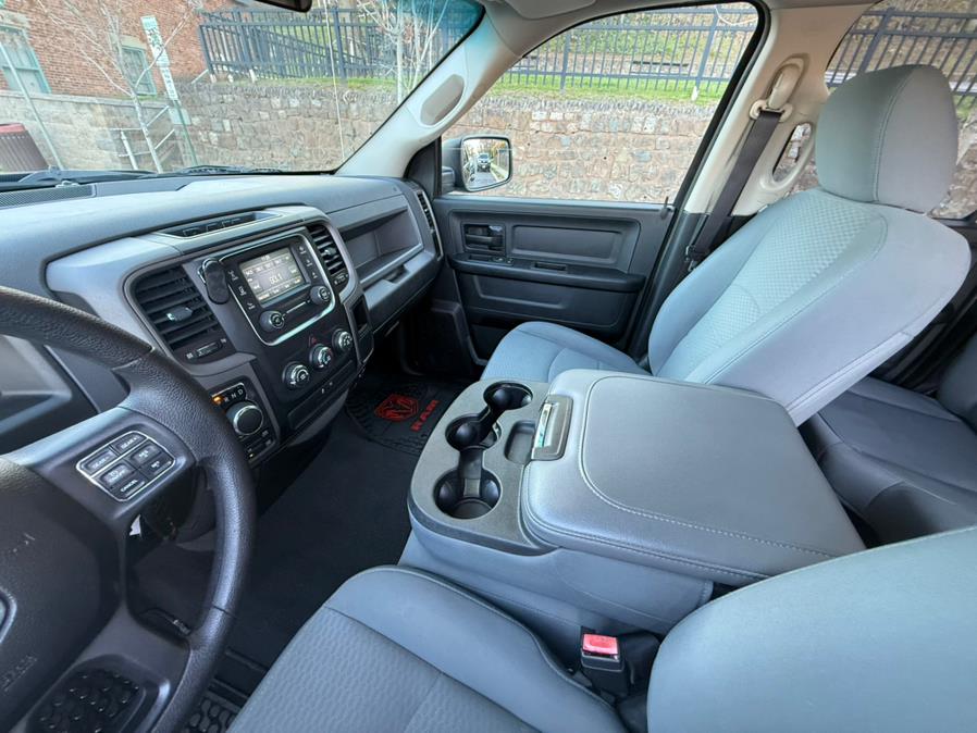 2017 RAM 1500 Express 4x4 Quad Cab 6''4