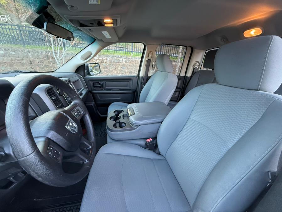 2017 RAM 1500 Express 4x4 Quad Cab 6''4
