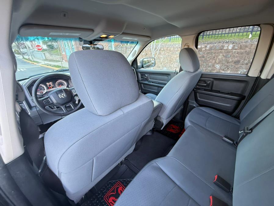 2017 RAM 1500 Express 4x4 Quad Cab 6''4