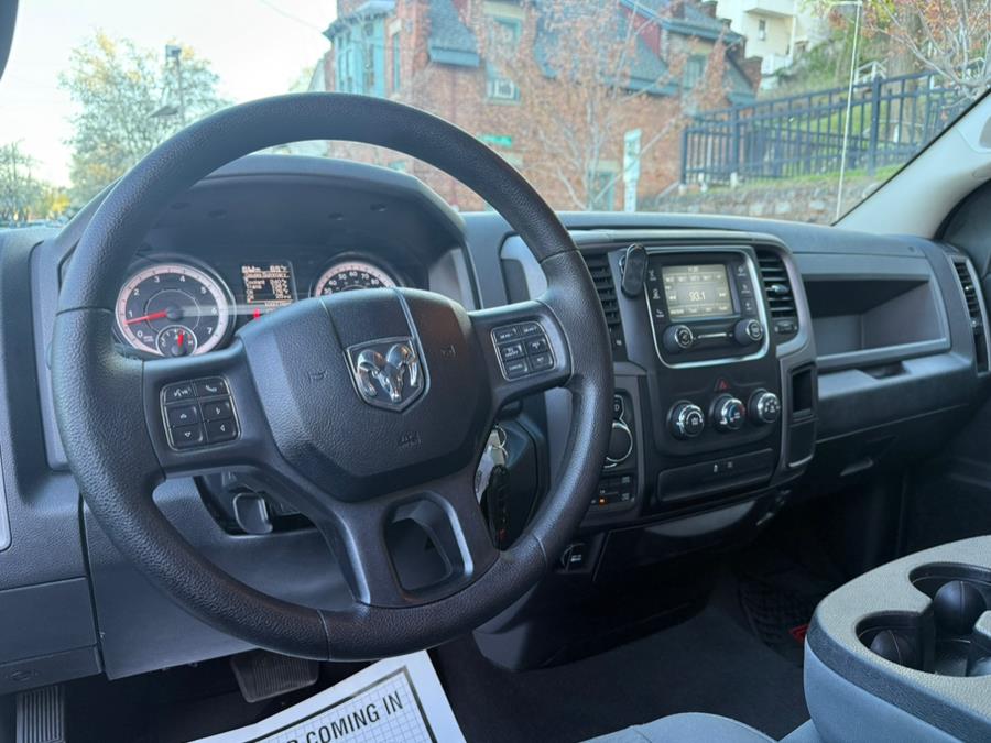 2017 RAM 1500 Express 4x4 Quad Cab 6''4