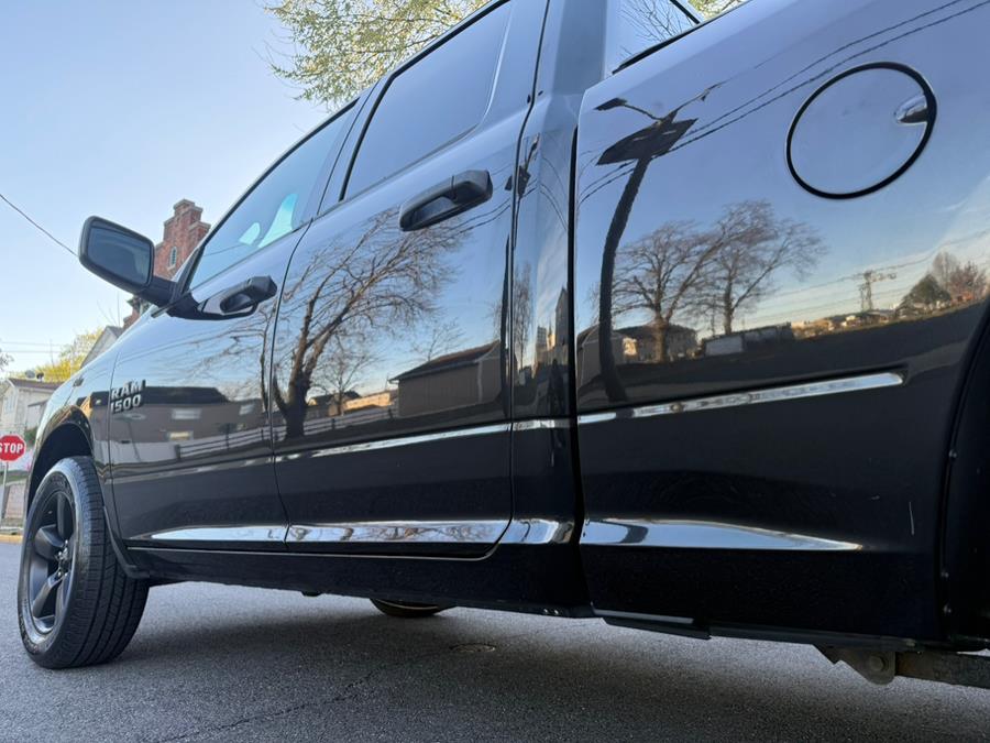 2017 RAM 1500 Express 4x4 Quad Cab 6''4