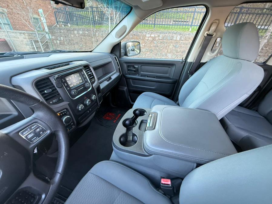 2017 RAM 1500 Express 4x4 Quad Cab 6''4