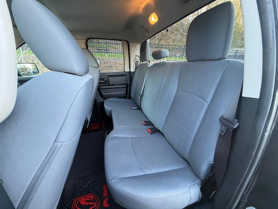 2017 RAM 1500 Express 4x4 Quad Cab 6''4