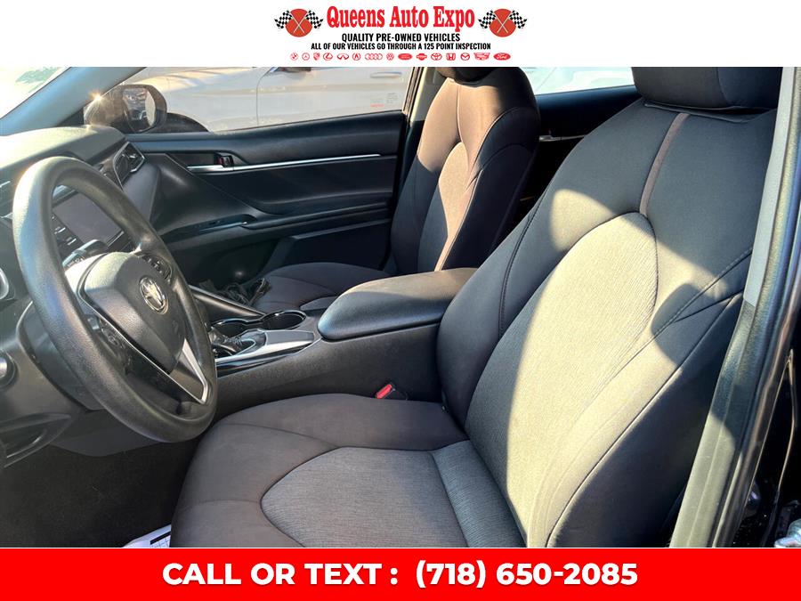 2018 Toyota Camry LE photo