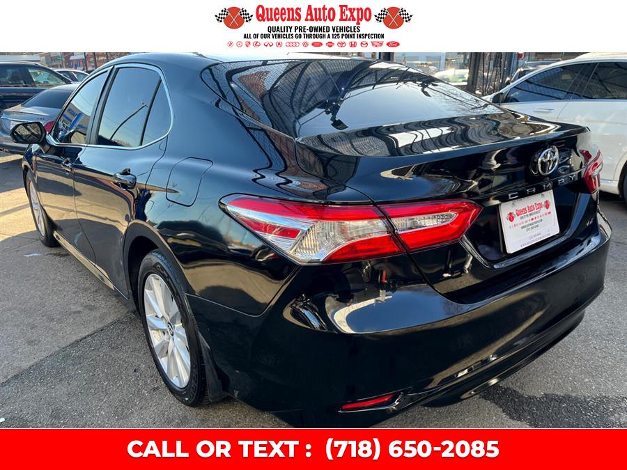 2018 Toyota Camry LE photo