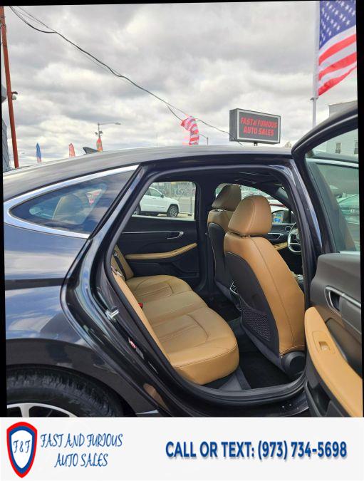2021 Hyundai Sonata Limited Sedan 4D photo
