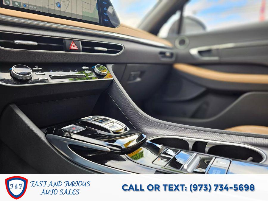 2021 Hyundai Sonata Limited Sedan 4D photo