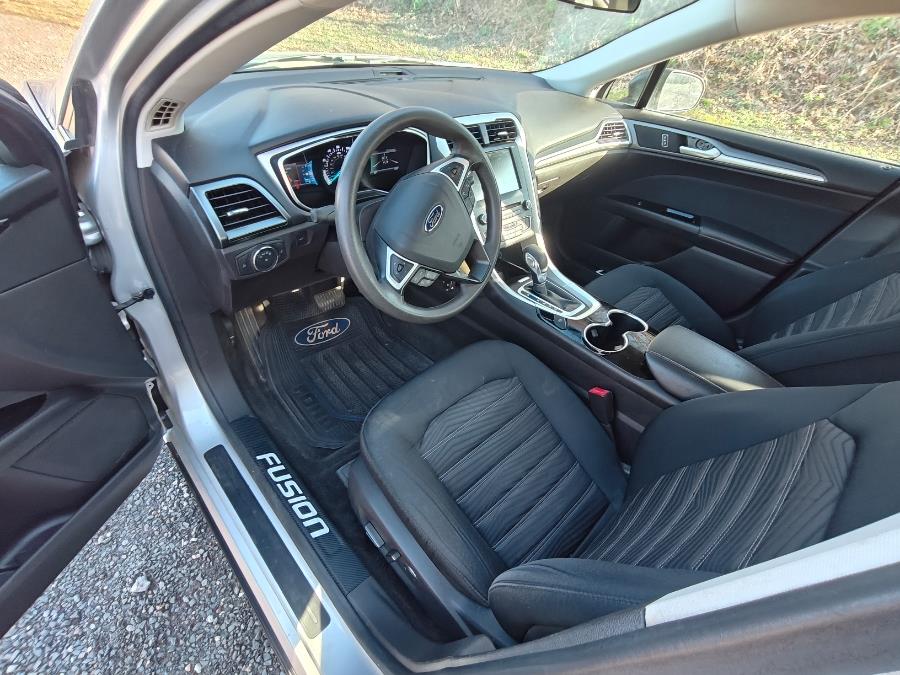 2016 Ford Fusion 4dr Sdn SE FWD photo