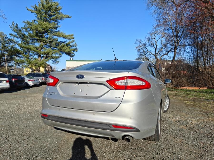 2016 Ford Fusion 4dr Sdn SE FWD photo