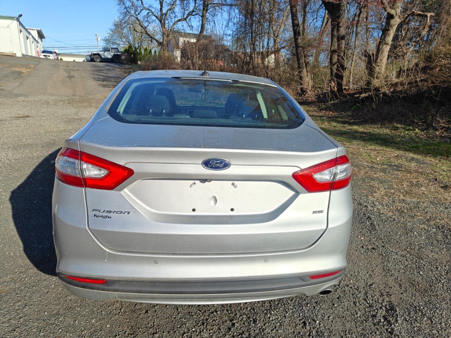 2016 Ford Fusion 4dr Sdn SE FWD photo