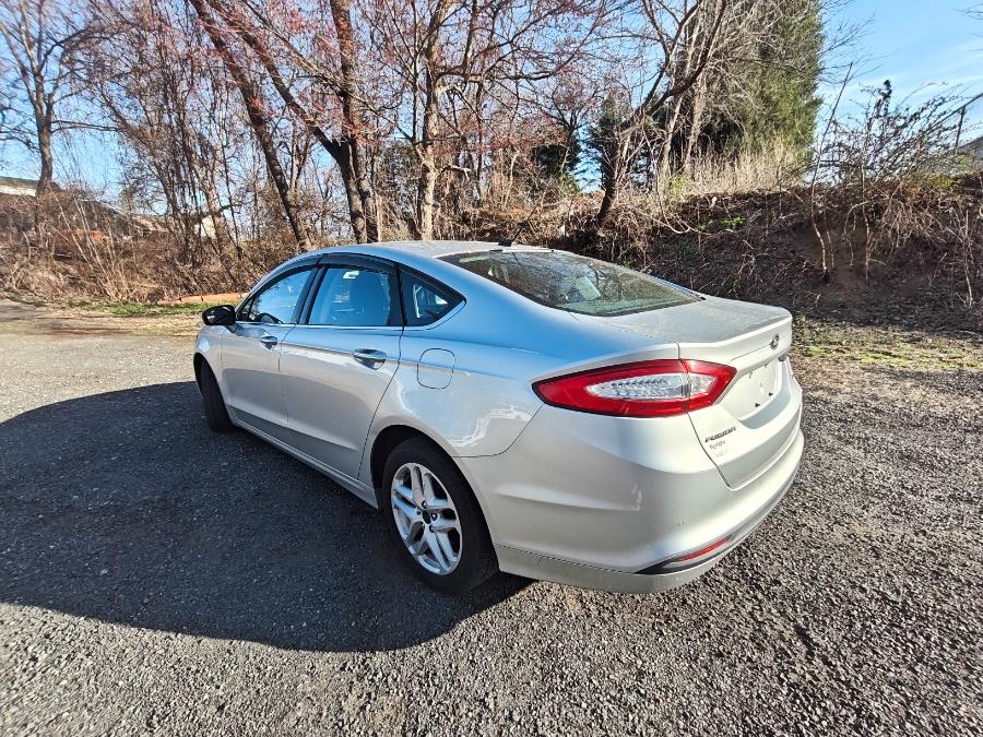 2016 Ford Fusion 4dr Sdn SE FWD photo