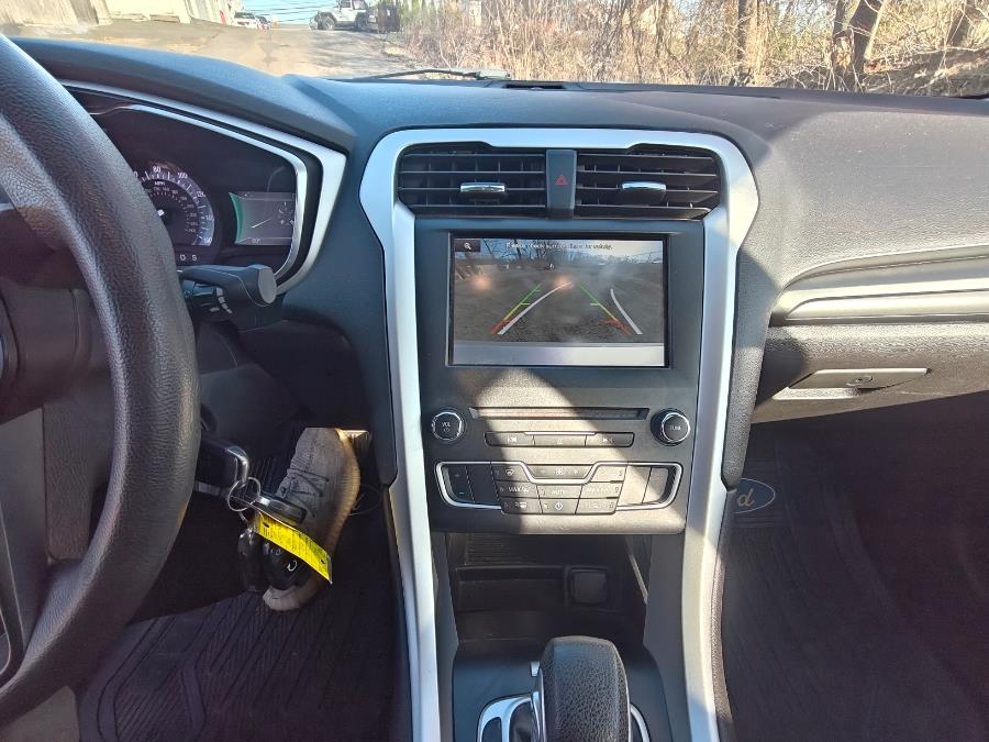 2016 Ford Fusion 4dr Sdn SE FWD photo