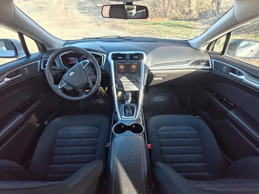 2016 Ford Fusion 4dr Sdn SE FWD photo