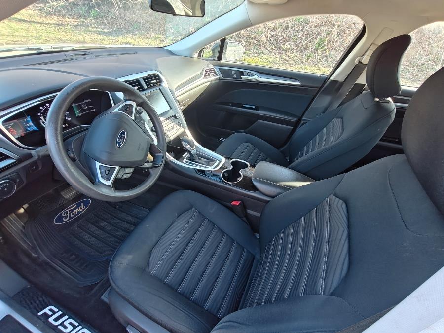 2016 Ford Fusion 4dr Sdn SE FWD photo