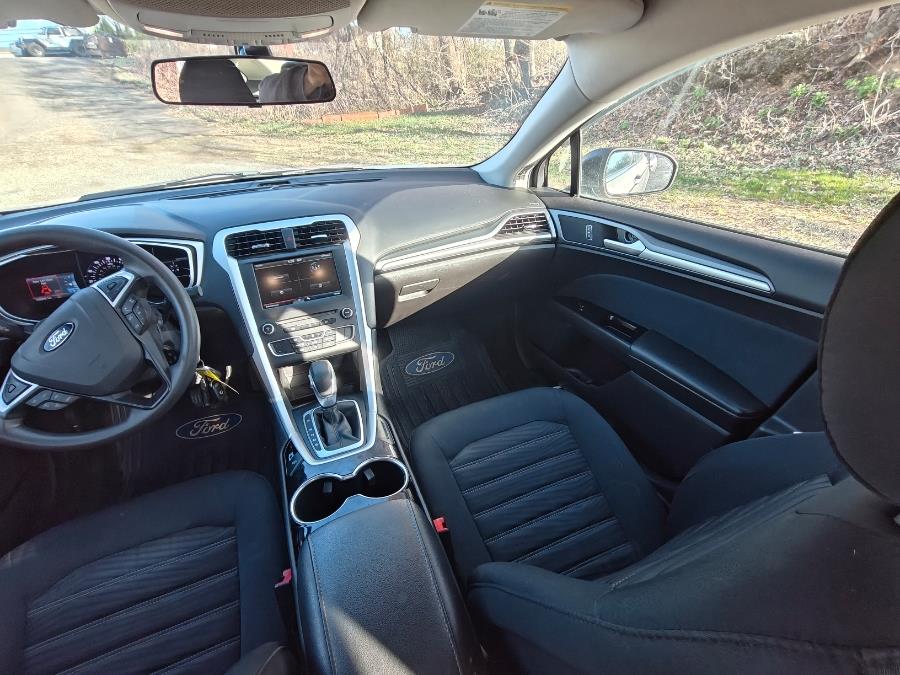 2016 Ford Fusion 4dr Sdn SE FWD photo