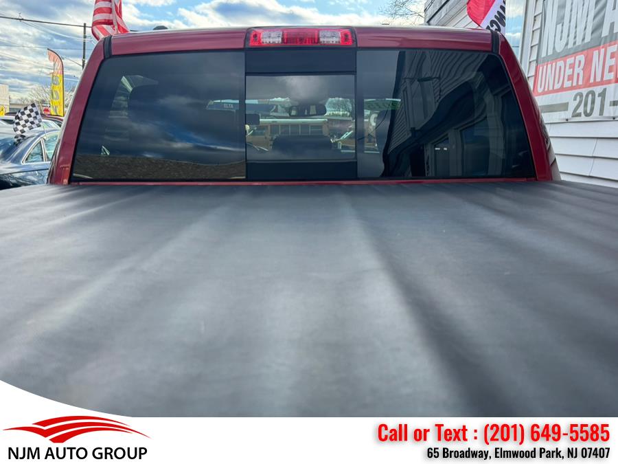 2015 RAM 1500 4WD Crew Cab 140.5