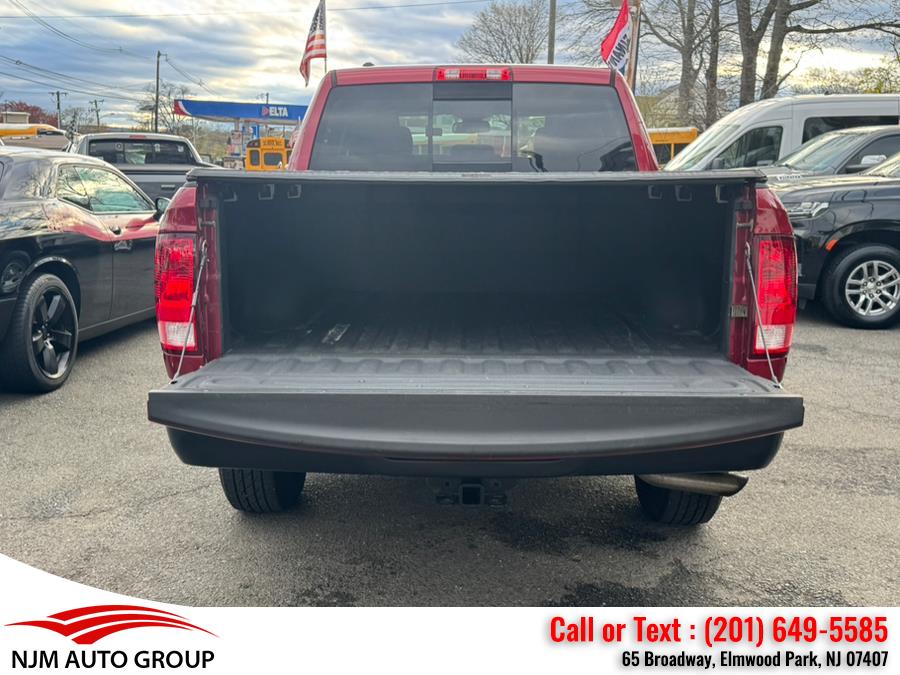 2015 RAM 1500 4WD Crew Cab 140.5
