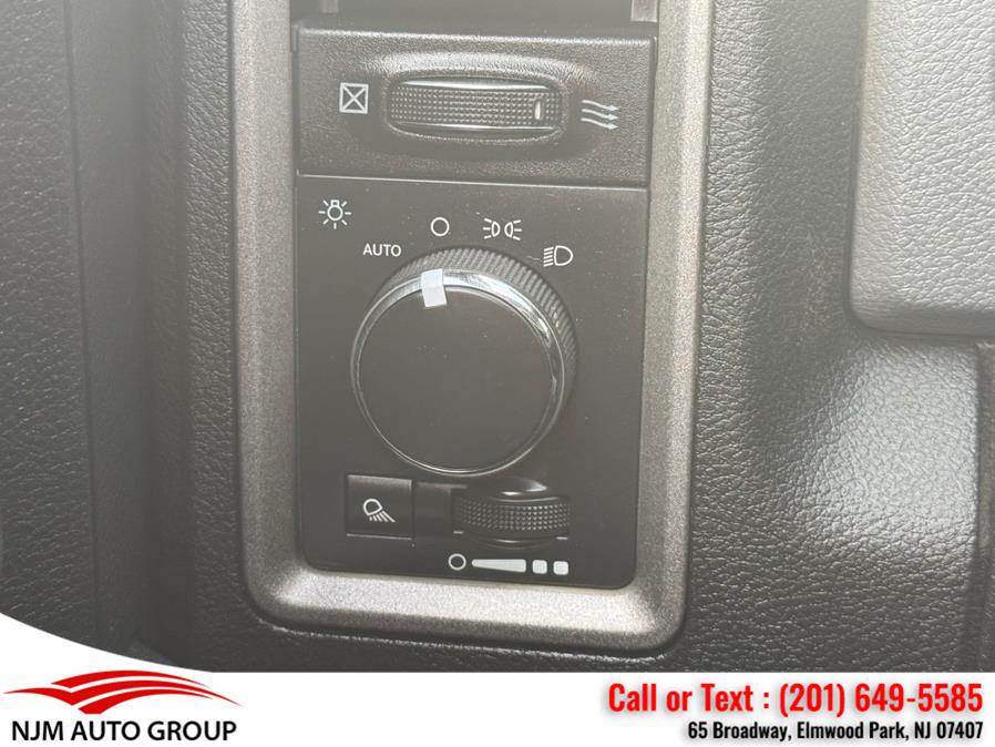 2015 RAM 1500 4WD Crew Cab 140.5
