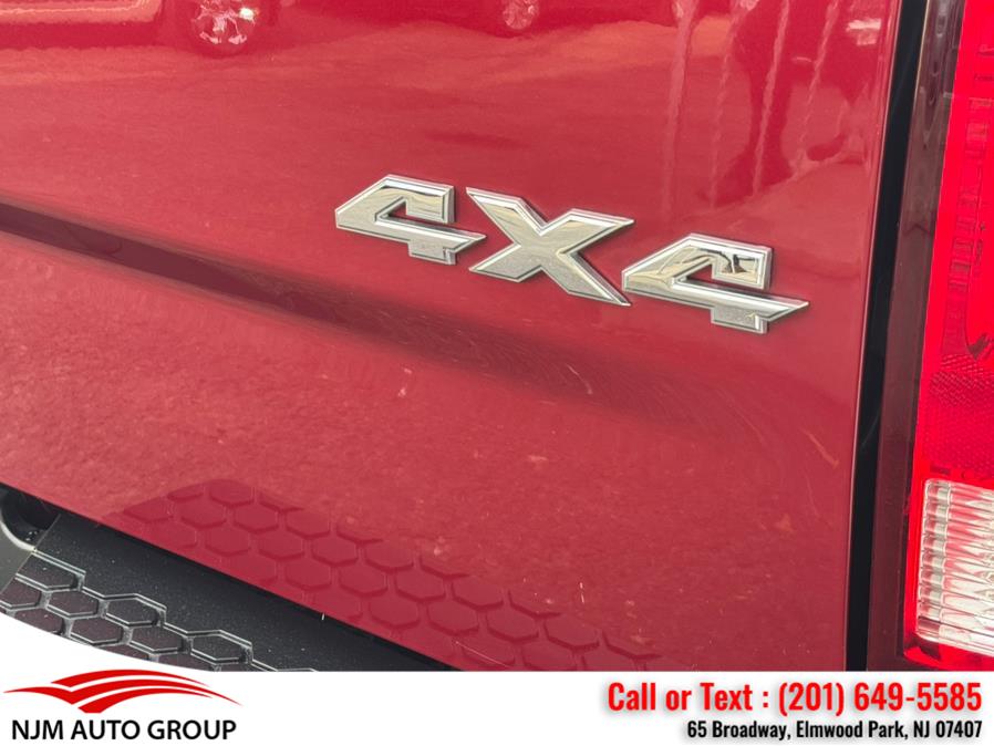 2015 RAM 1500 4WD Crew Cab 140.5