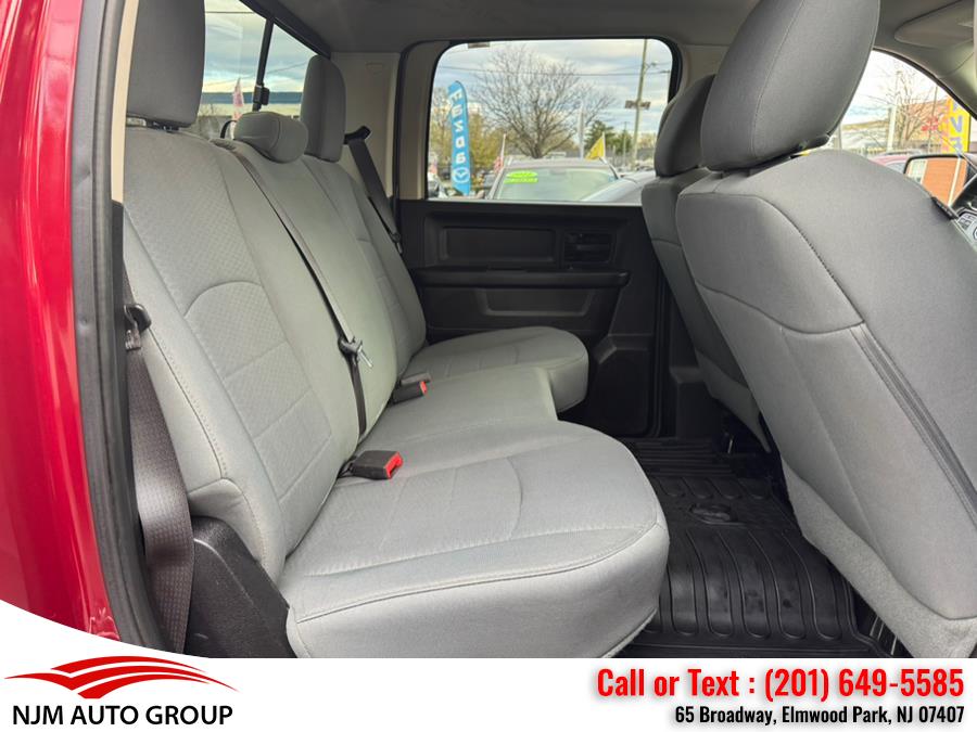 2015 RAM 1500 4WD Crew Cab 140.5