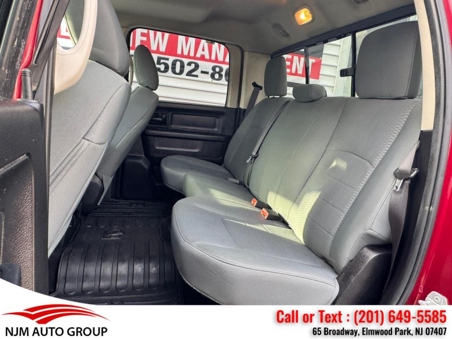 2015 RAM 1500 4WD Crew Cab 140.5