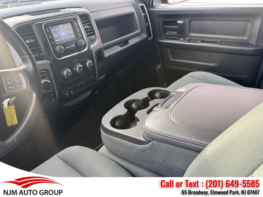 2015 RAM 1500 4WD Crew Cab 140.5