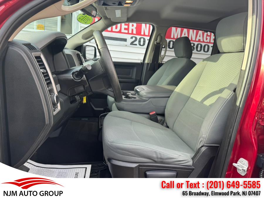 2015 RAM 1500 4WD Crew Cab 140.5