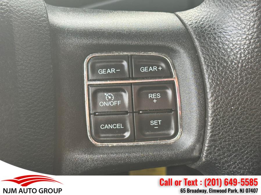 2015 RAM 1500 4WD Crew Cab 140.5