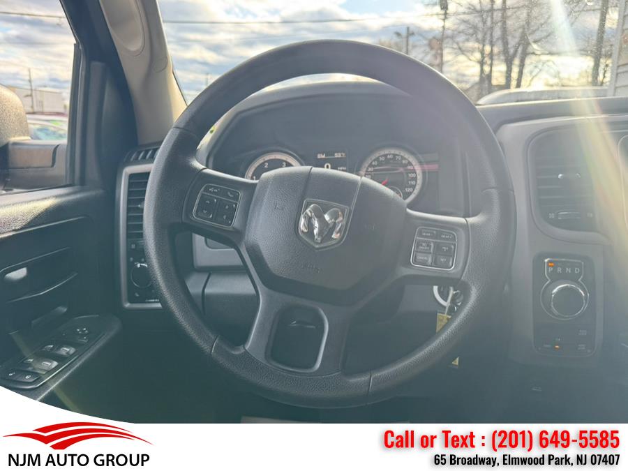 2015 RAM 1500 4WD Crew Cab 140.5