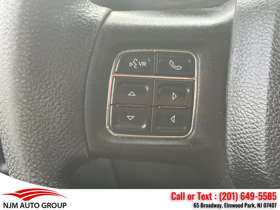 2015 RAM 1500 4WD Crew Cab 140.5