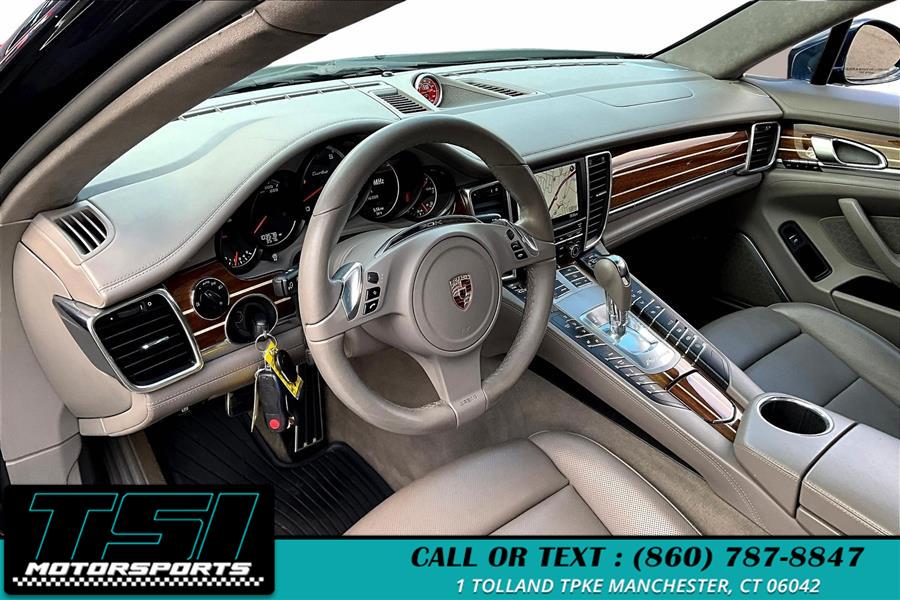 2011 Porsche Panamera Turbo photo