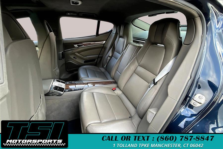 2011 Porsche Panamera Turbo photo