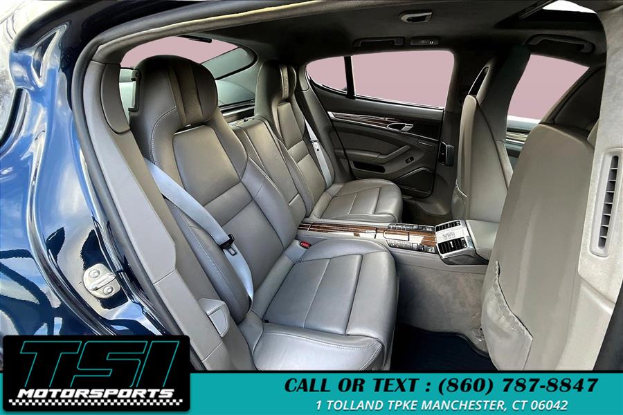 2011 Porsche Panamera Turbo photo