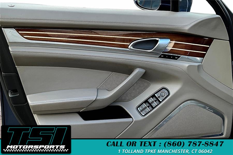 2011 Porsche Panamera Turbo photo
