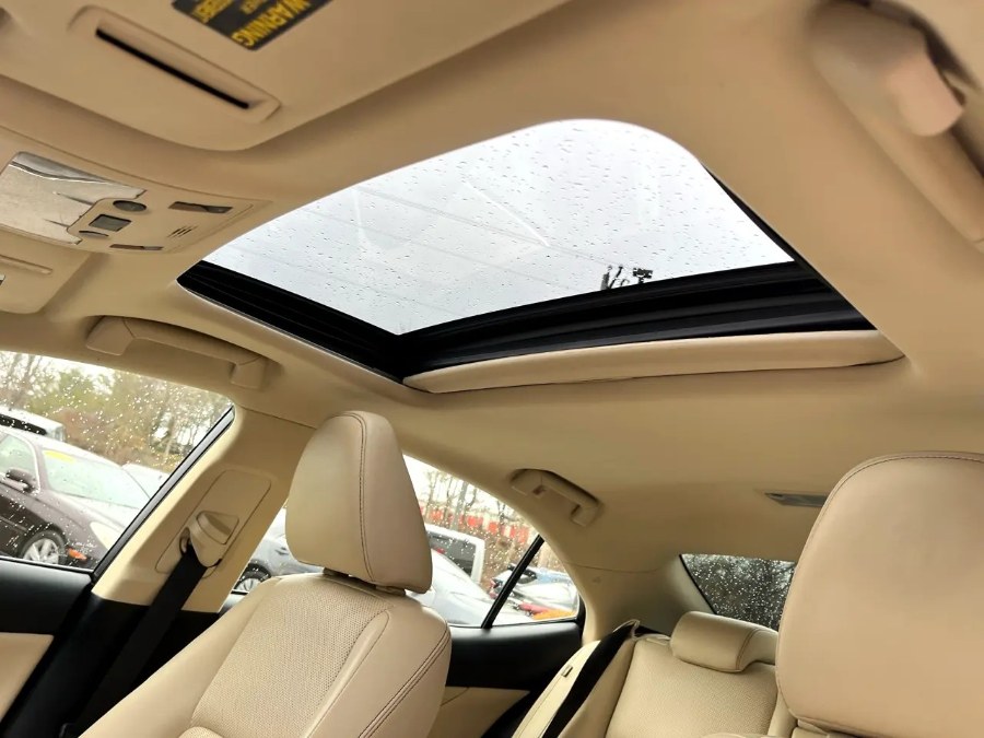 2014 Lexus IS 250 photo