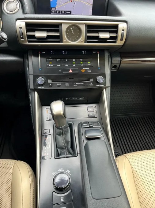 2014 Lexus IS 250 photo