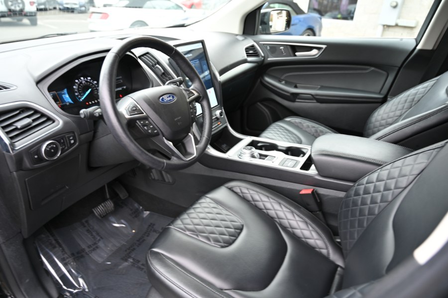 2023 Ford Edge Titanium AWD photo