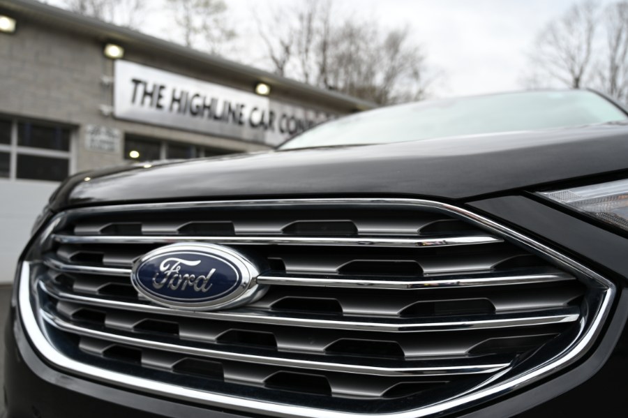 2023 Ford Edge Titanium AWD photo