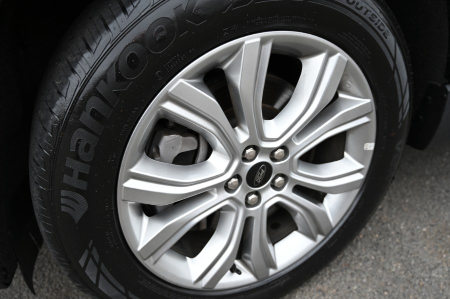 2023 Ford Edge Titanium AWD photo