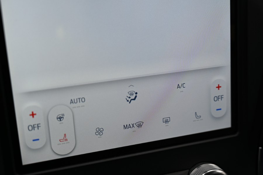 2023 Ford Edge Titanium AWD photo