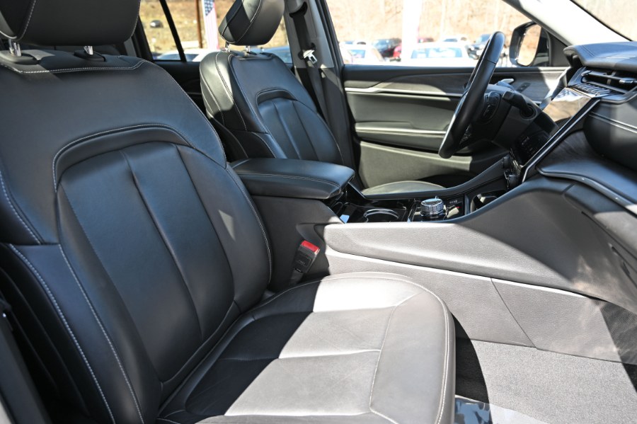 2022 Jeep Grand Cherokee Limited 4x4 photo