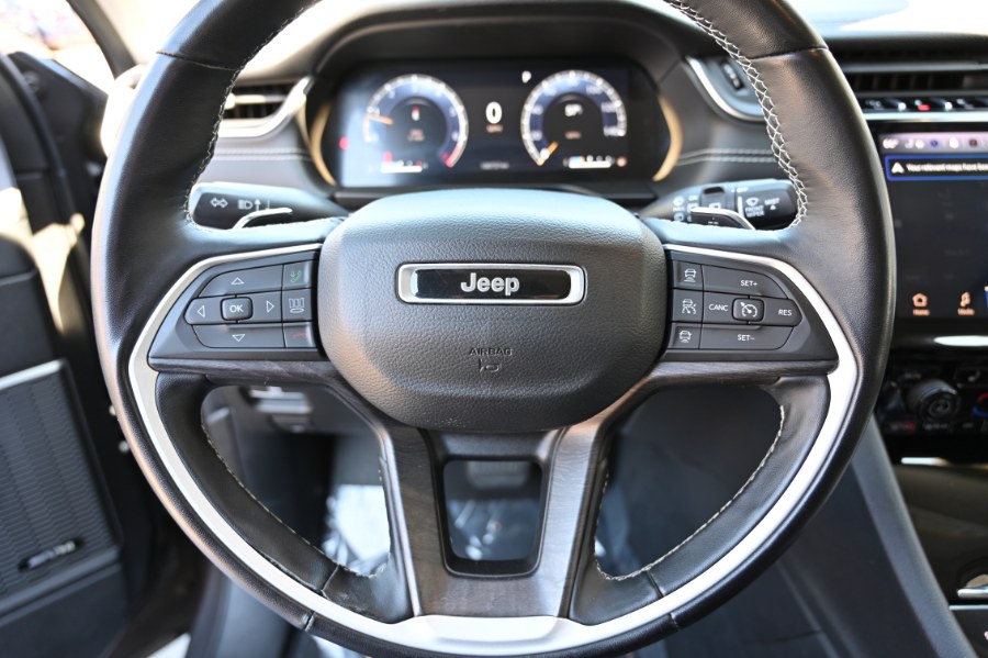2022 Jeep Grand Cherokee Limited 4x4 photo