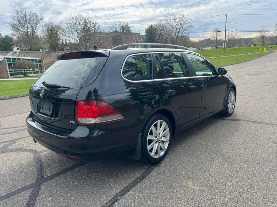 2013 Volkswagen Jetta SportWagen TDI photo