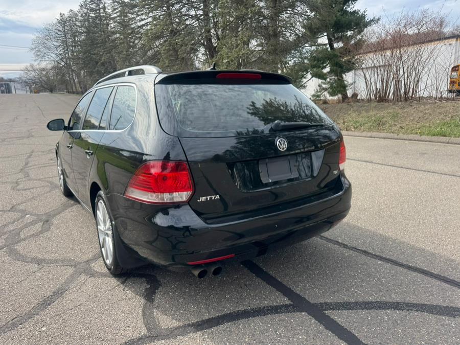 2013 Volkswagen Jetta SportWagen TDI photo