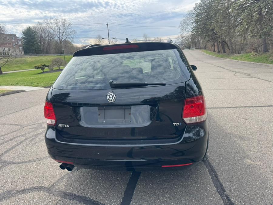 2013 Volkswagen Jetta SportWagen TDI photo