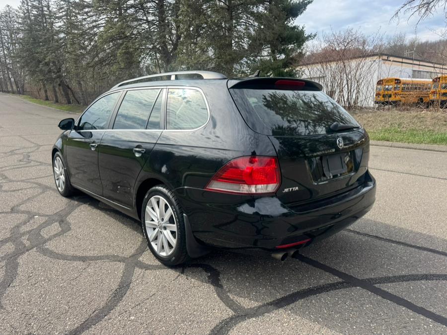 2013 Volkswagen Jetta SportWagen TDI photo